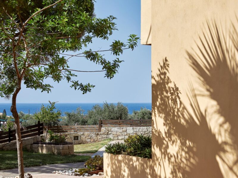 Kreta Natur - Exterior Views - Garden and Pool (16)